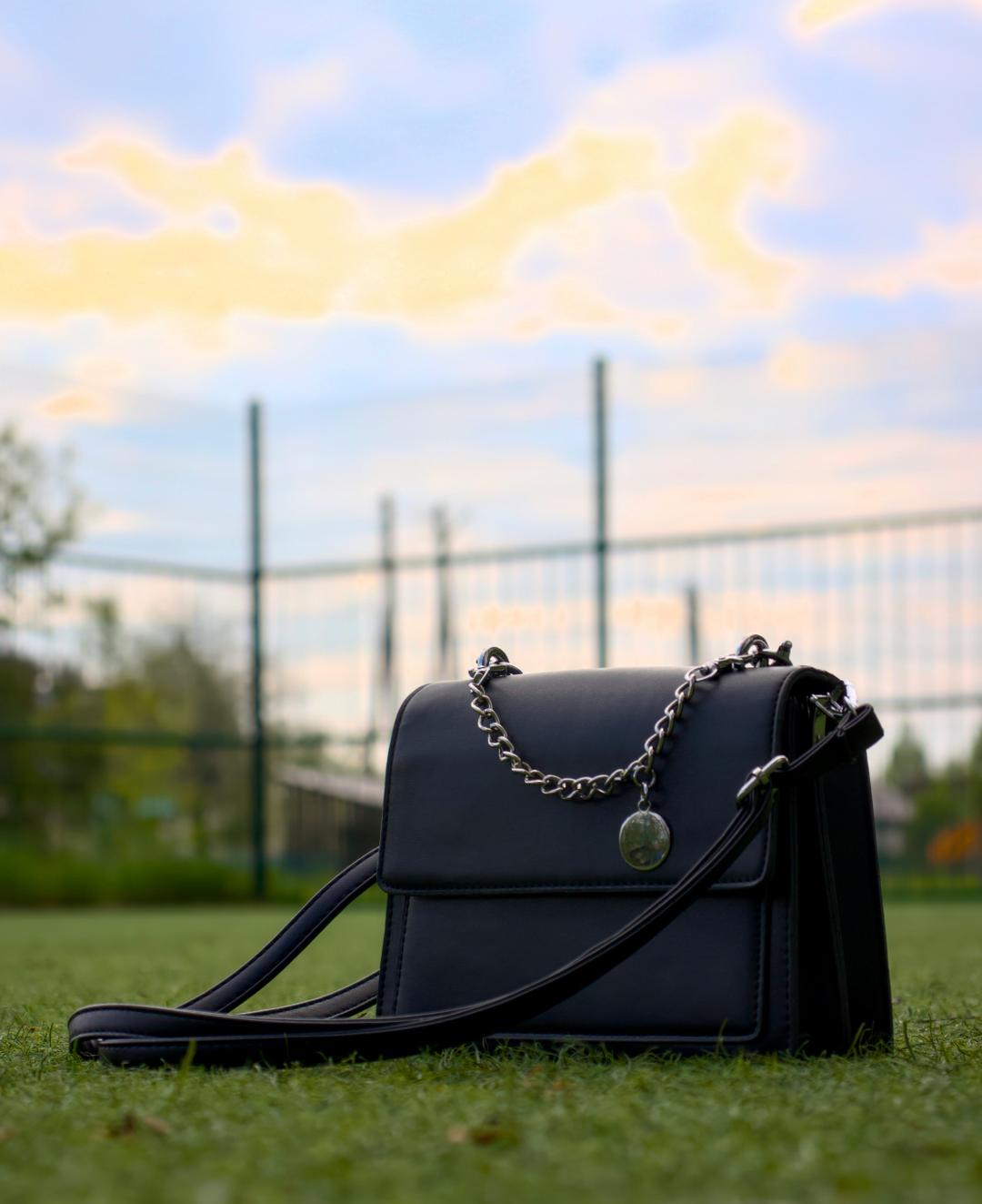 Axion Black Purse P7